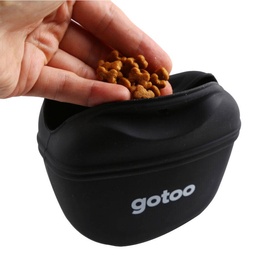 Gotoo Porta premio de silicona negro para perros, , large Imagen numero 4